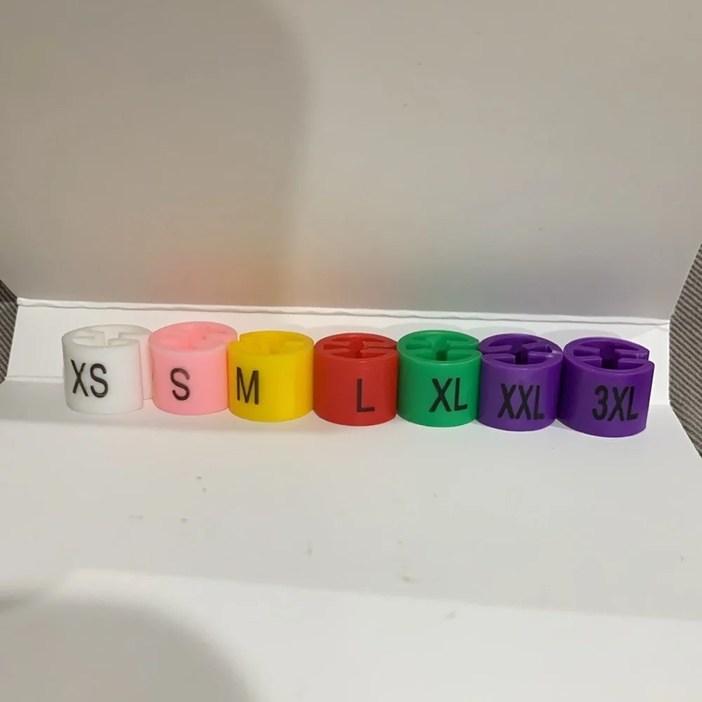Hanger size markers